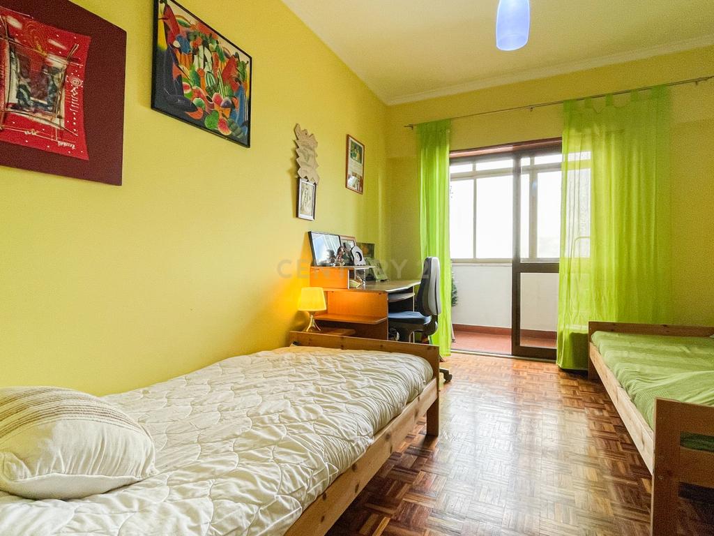 Apartamento T3 - Casal do Chapim - Odivelas - Garagem - Arrecadação - Image 16